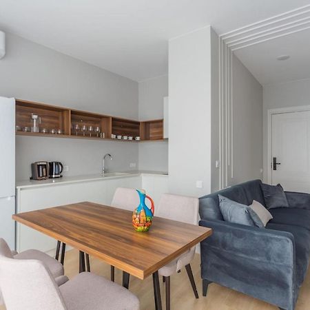 Nova Concierge Aparthotel Batumi Bagian luar foto