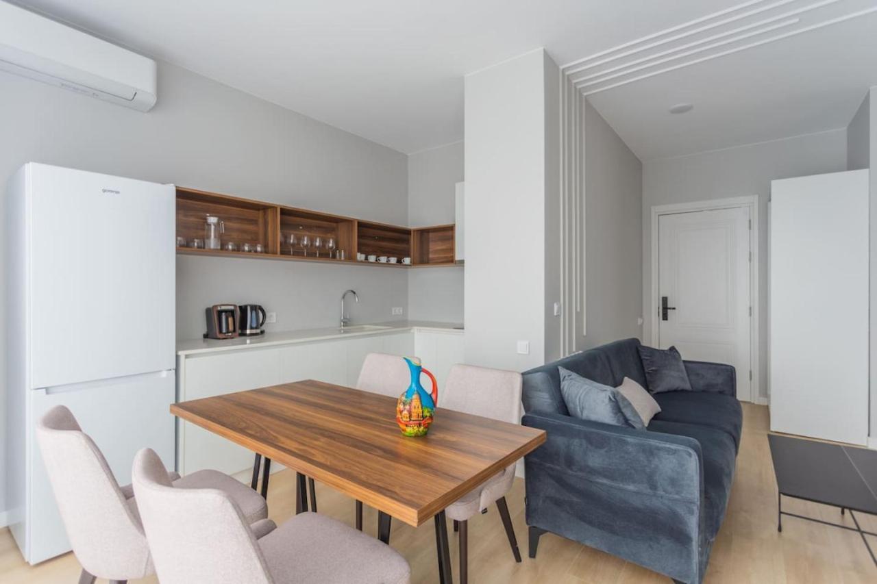 Nova Concierge Aparthotel Batumi Bagian luar foto