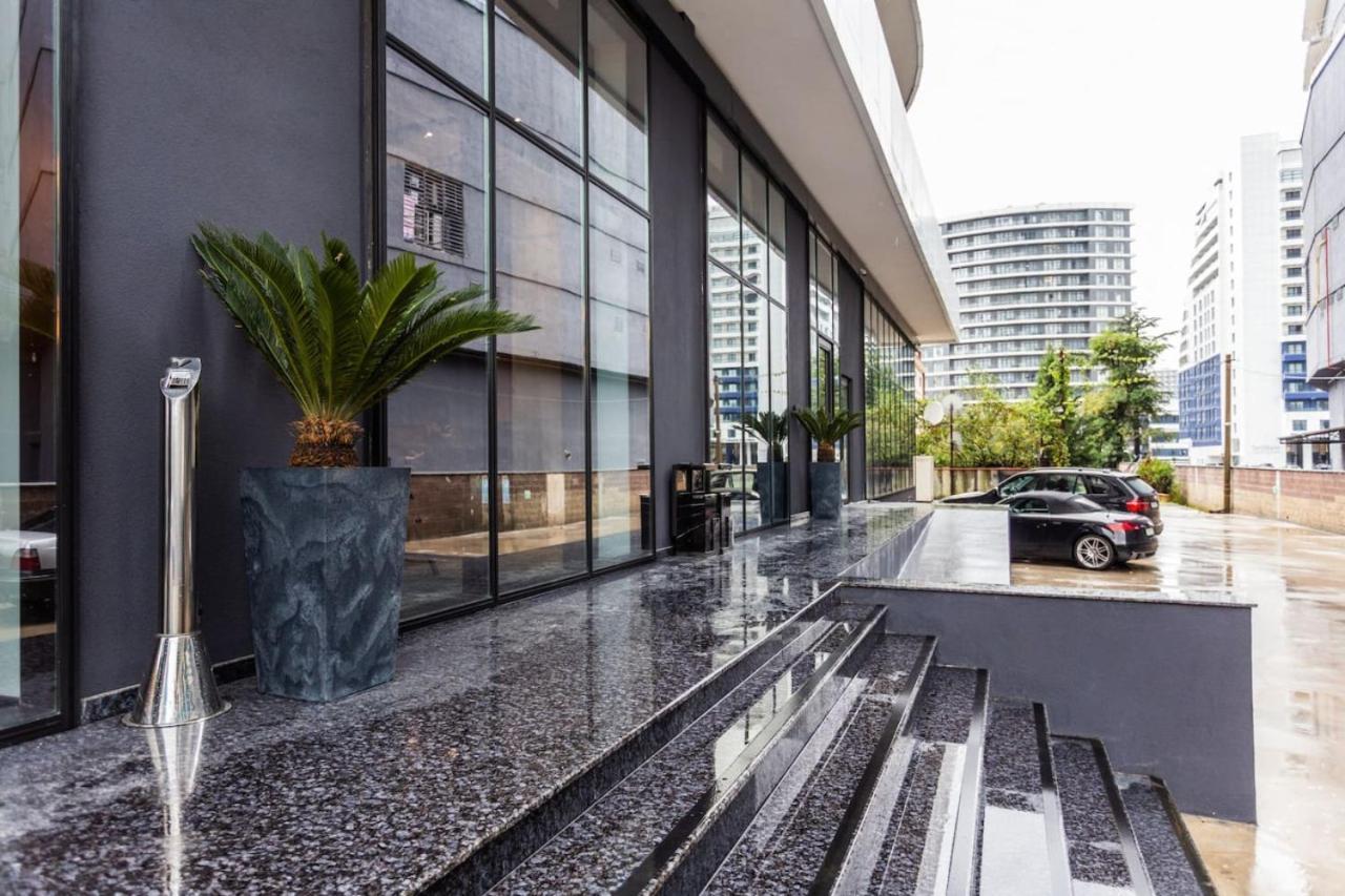 Nova Concierge Aparthotel Batumi Bagian luar foto