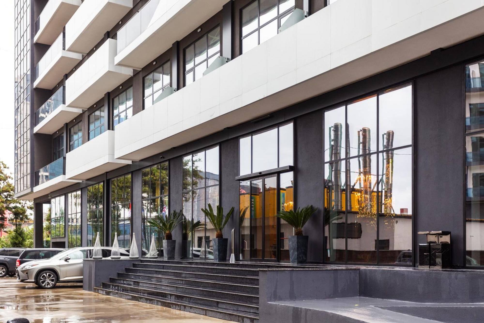 Nova Concierge Aparthotel Batumi Bagian luar foto