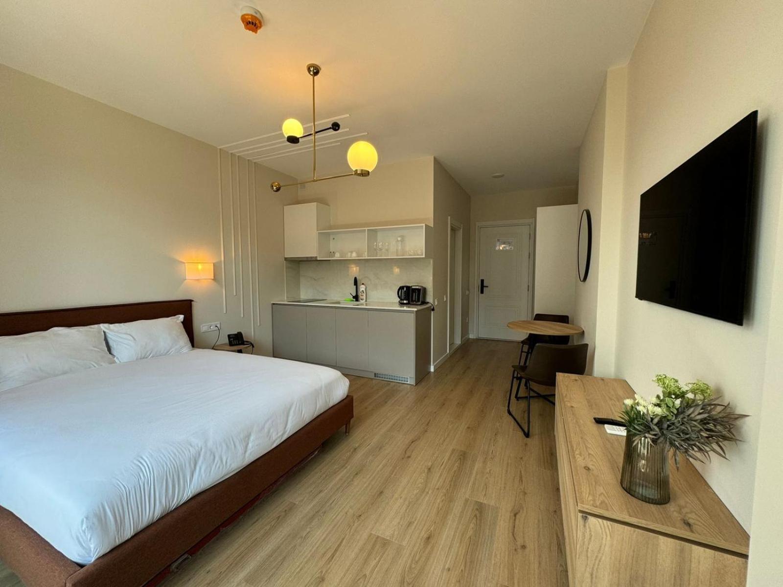 Nova Concierge Aparthotel Batumi Bagian luar foto