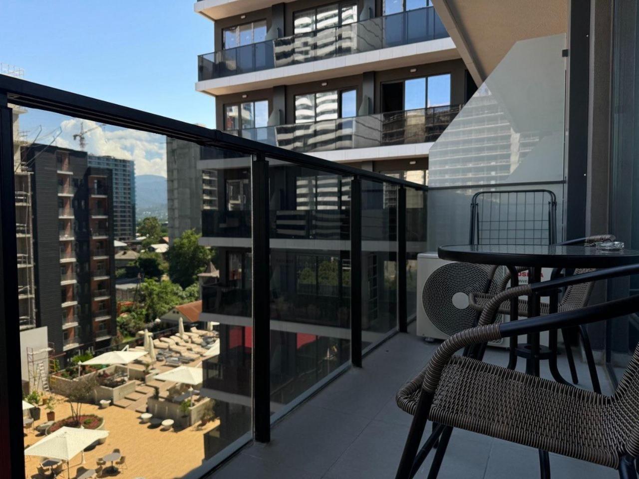 Nova Concierge Aparthotel Batumi Bagian luar foto